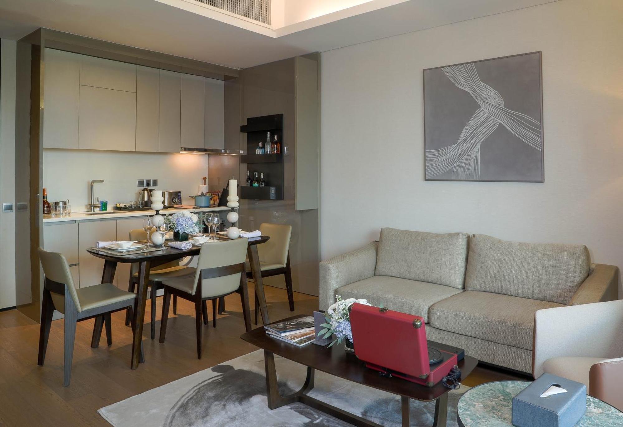 Отель Oakwood Makati Avenue Макати Экстерьер фото
