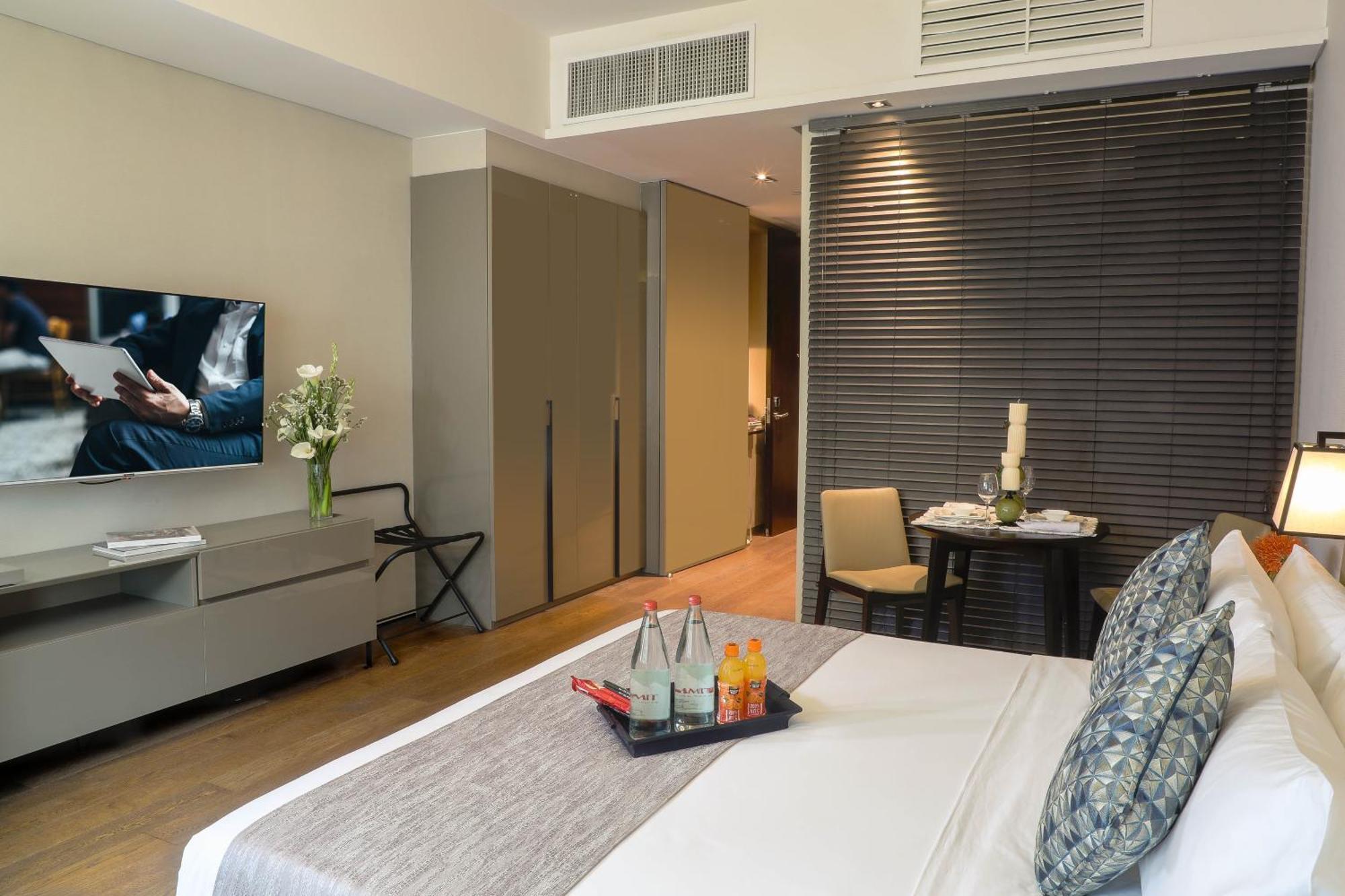 Отель Oakwood Makati Avenue Макати Экстерьер фото